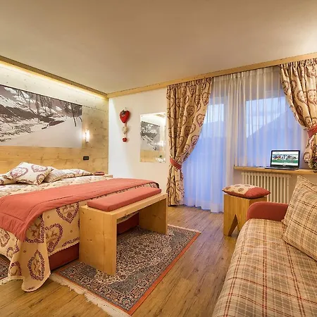 Bucaneve Szálloda 4*